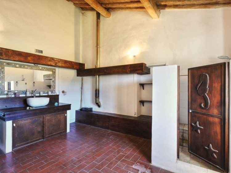 Kamenný statek k rekonstrukci na prodej, Montecatini Val di Cecina