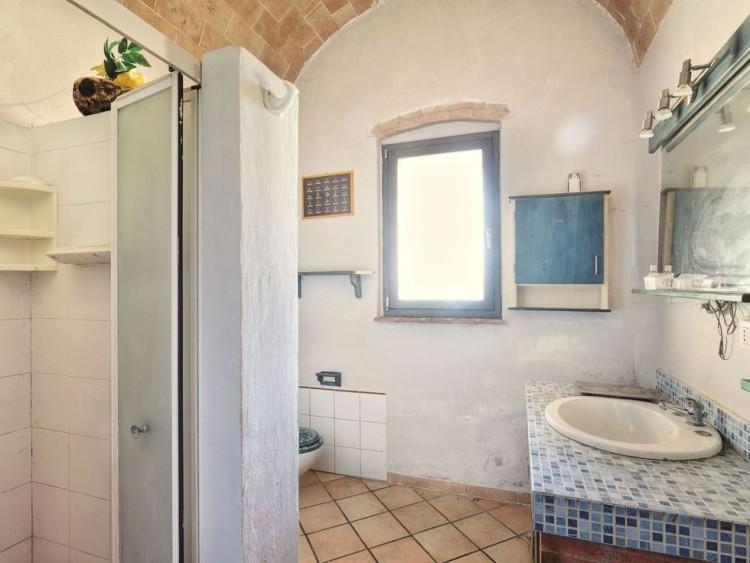 Kamenný statek k rekonstrukci na prodej, Montecatini Val di Cecina