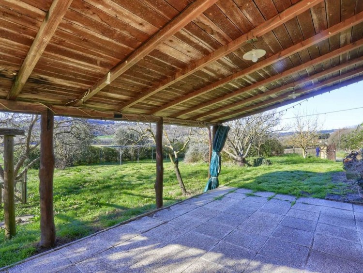 Kamenný statek k rekonstrukci na prodej, Montecatini Val di Cecina