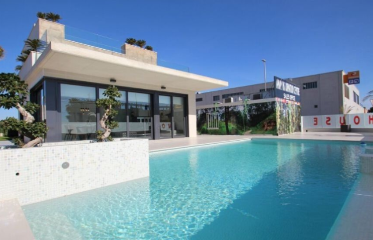 Vila na prodej v Cabo Roig