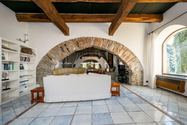 Luxusní statek s výhledem na moře na prodej, Liguria