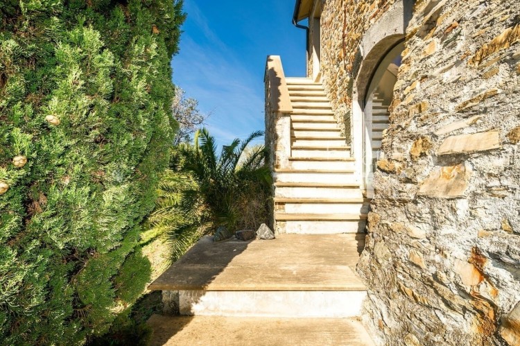 Luxusní statek s výhledem na moře na prodej, Liguria