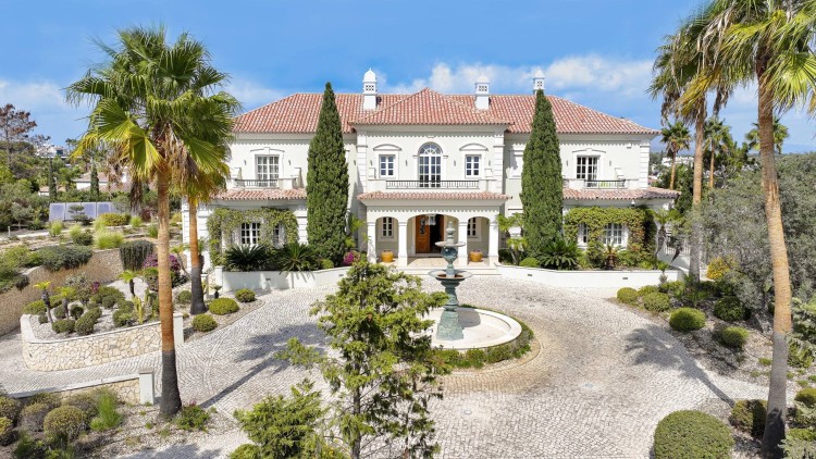 Exkluzivní sídlo v luxusním resortu Quinta do Lago na prodej