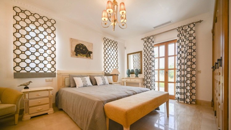 Exkluzivní sídlo v luxusním resortu Quinta do Lago na prodej
