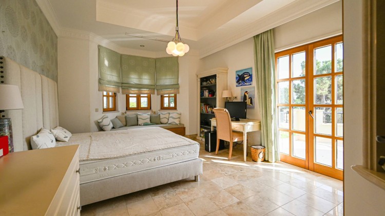 Exkluzivní sídlo v luxusním resortu Quinta do Lago na prodej