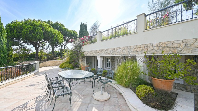 Exkluzivní sídlo v luxusním resortu Quinta do Lago na prodej