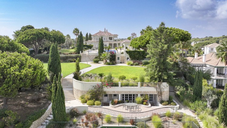 Exkluzivní sídlo v luxusním resortu Quinta do Lago na prodej