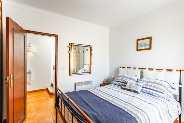 Vila u pláže s exkluzivním výhledem na moře na prodej, Algarve