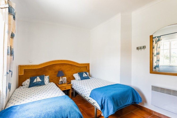 Vila u pláže s exkluzivním výhledem na moře na prodej, Algarve