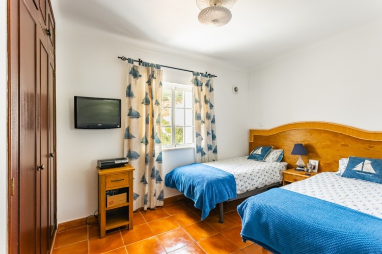 Vila u pláže s exkluzivním výhledem na moře na prodej, Algarve