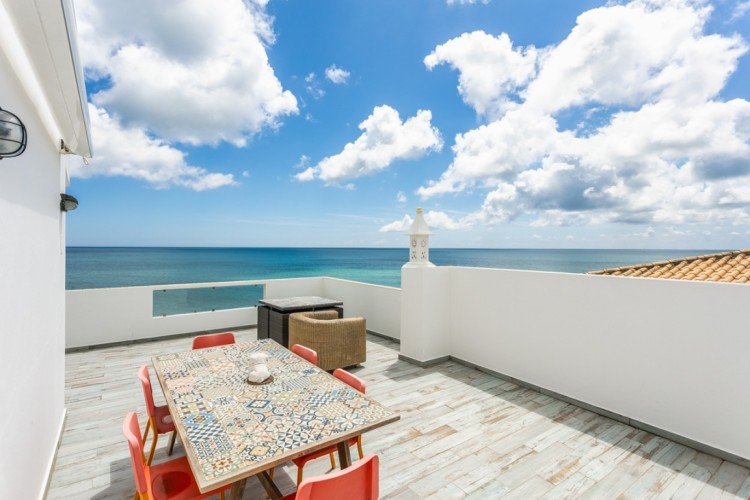 Vila u pláže s exkluzivním výhledem na moře na prodej, Algarve