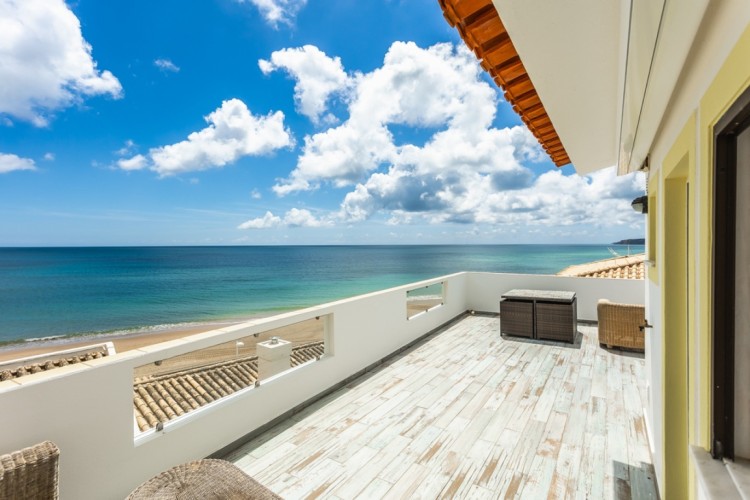 Vila u pláže s exkluzivním výhledem na moře na prodej, Algarve